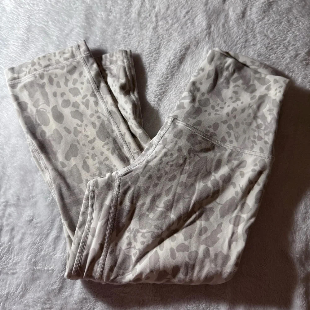 Lululemon Athletica Cream Leopard Leggings - Picture 1 of 3